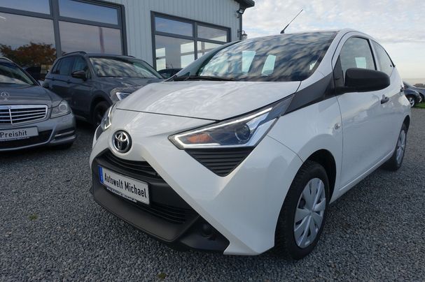 Toyota Aygo X 1.0 53 kW image number 17