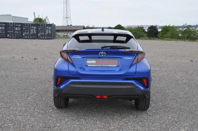 Car image 5