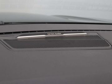 Car image 38