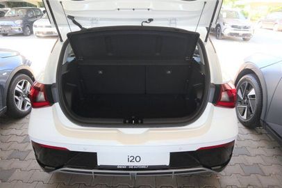 Car image 25