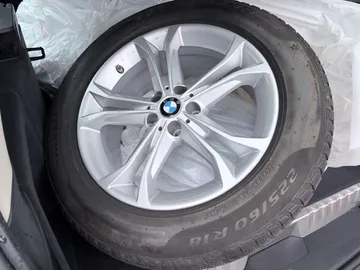 Car image 30