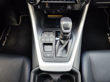 Car image 25