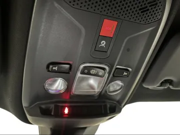 Car image 35