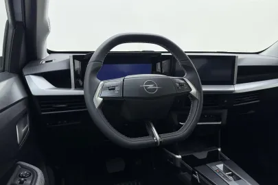 Car image 32