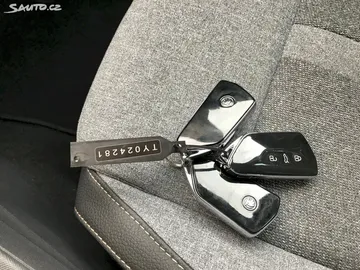 Car image 30