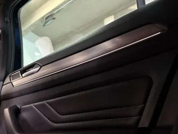 Car image 42