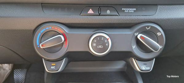 Car image 33