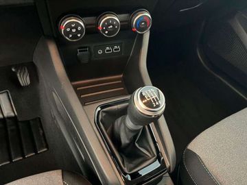 Car image 13