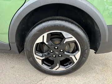 Car image 24
