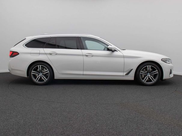 BMW 530 Touring e 215 kW image number 5