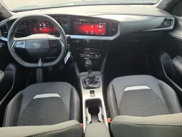 Car image 25