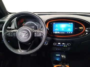 Car image 5