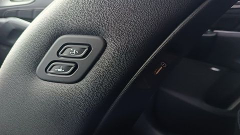 Car image 33