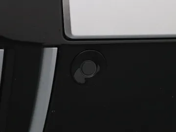 Car image 38