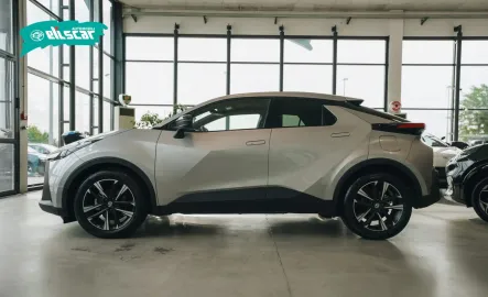 Car image 5