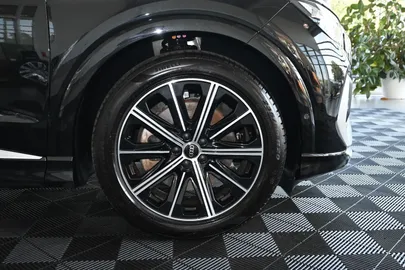 Car image 39