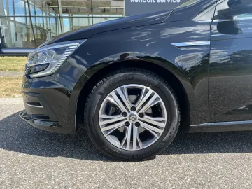 Car image 29