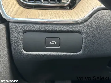 Car image 40