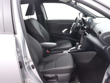 Car image 30