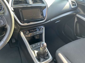 Car image 11