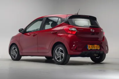 Car image 2