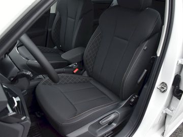 Car image 30