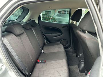 Car image 12