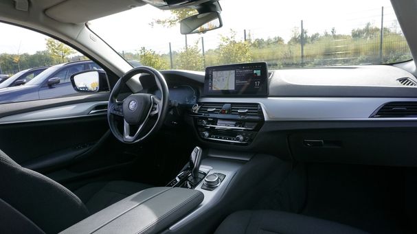 BMW 530 Touring 215 kW image number 15