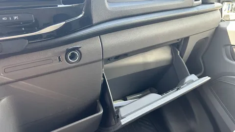 Car image 35