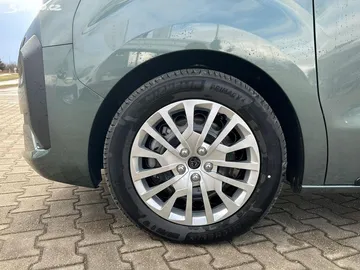 Car image 31