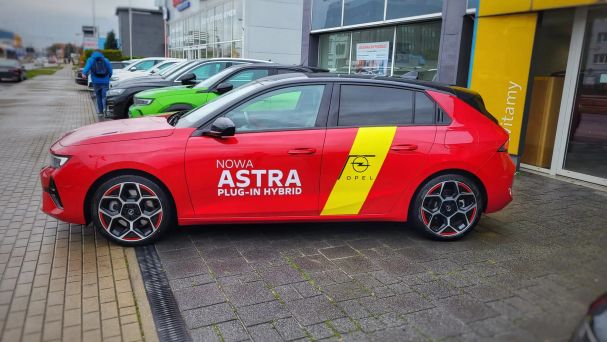 Opel Astra 133 kW image number 2