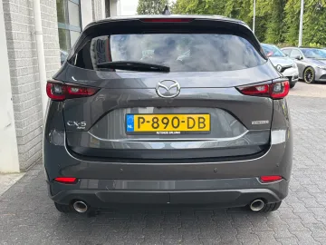 Car image 5