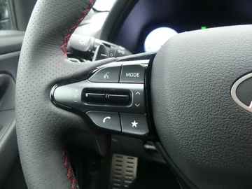 Car image 40