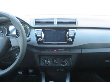 Car image 25