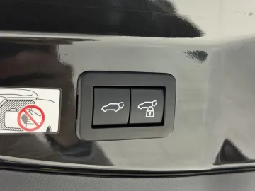 Car image 39