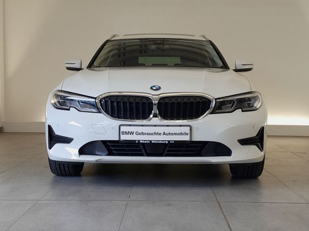 BMW 330e Touring Advantage xDrive 215 kW image number 2