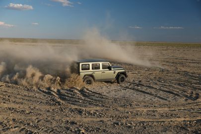Car image 10