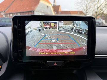 Car image 9