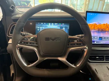 Car image 29