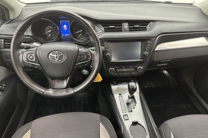 Car image 12