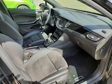 Car image 12