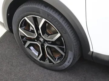 Car image 34