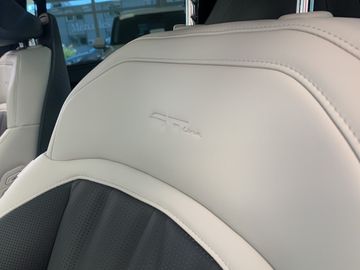 Car image 29