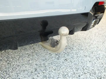Car image 32