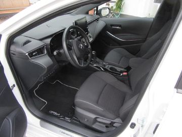 Car image 9