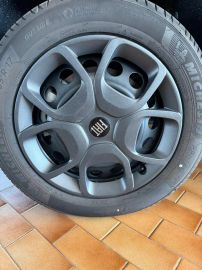 Car image 26