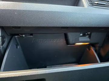 Car image 34