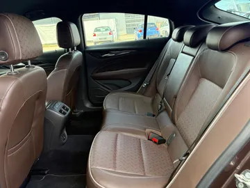 Car image 42