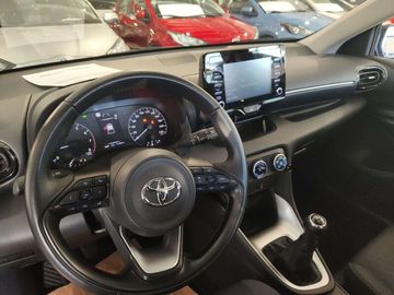 Car image 11