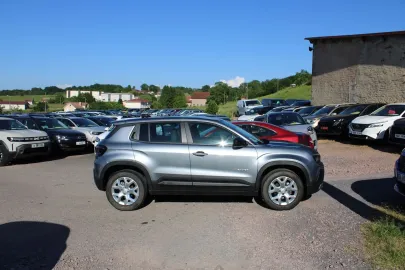 Car image 3